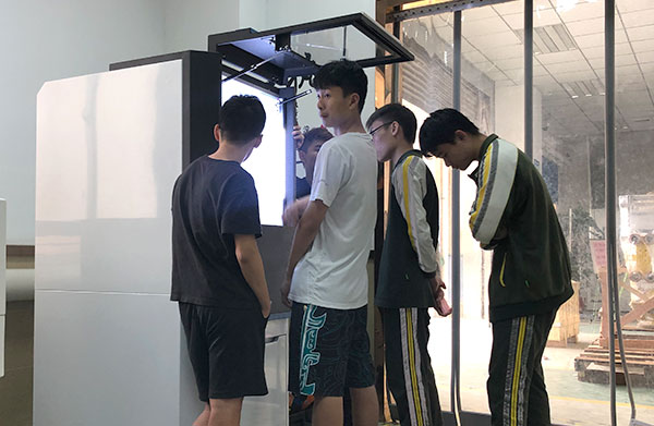 玉鼎隨著數(shù)控玉石雕刻機技術成熟，下一個發(fā)展